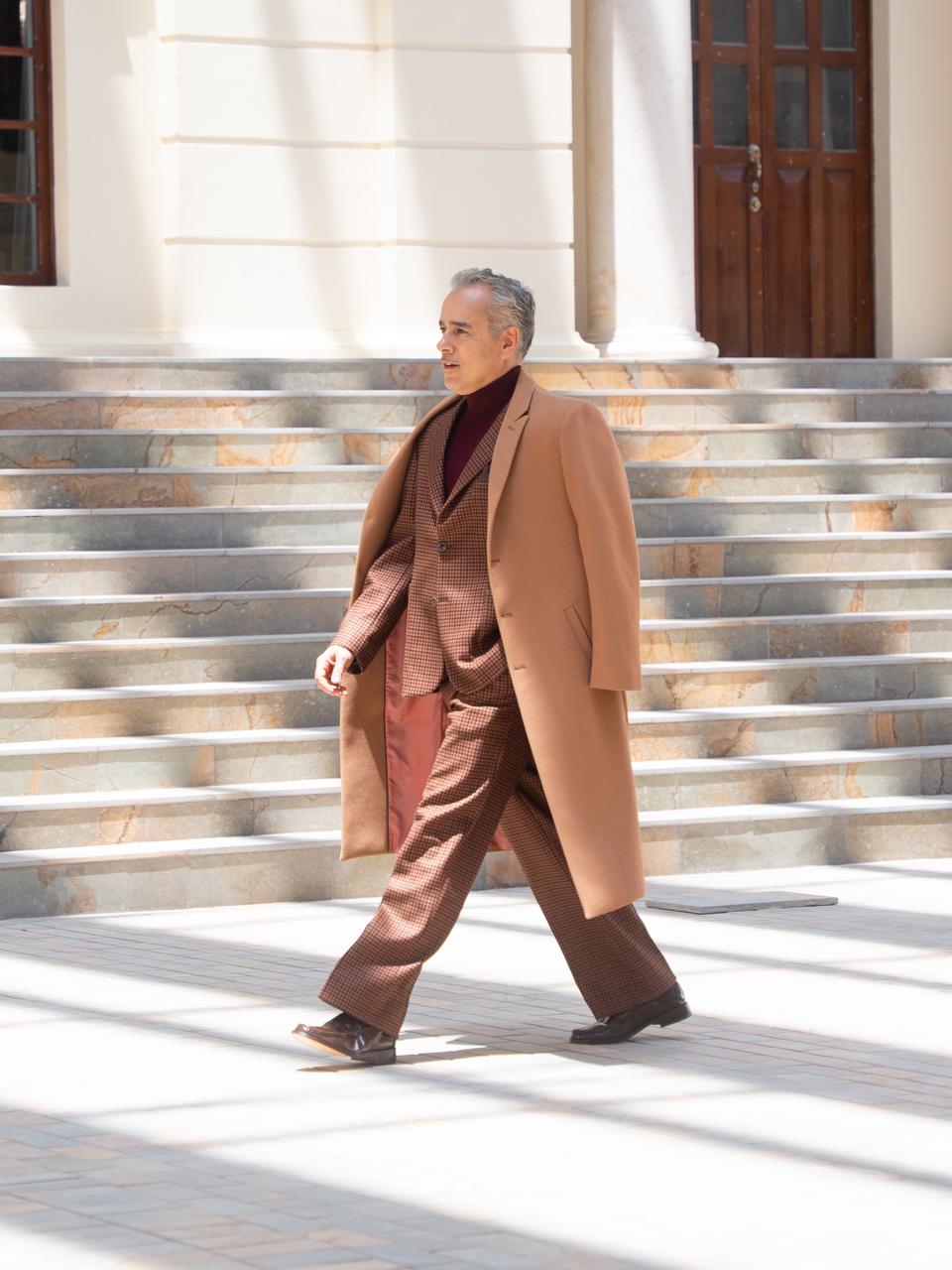 Jorge Enrique Abello, recordado por su icónico papel de Don Armando Mendoza, fue uno de los invitados que más llamó la atención en Bogotá Fashion Week 2026.