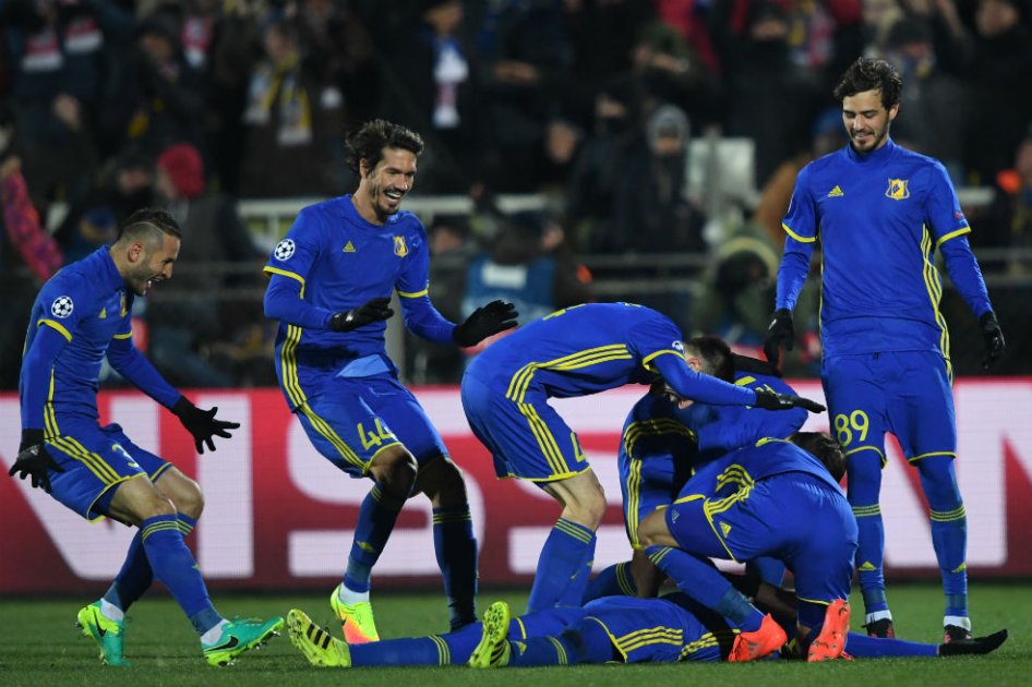 Los jugadores del Rostov celebran la victoria ante el Bayer Múnich. Foto: AFP