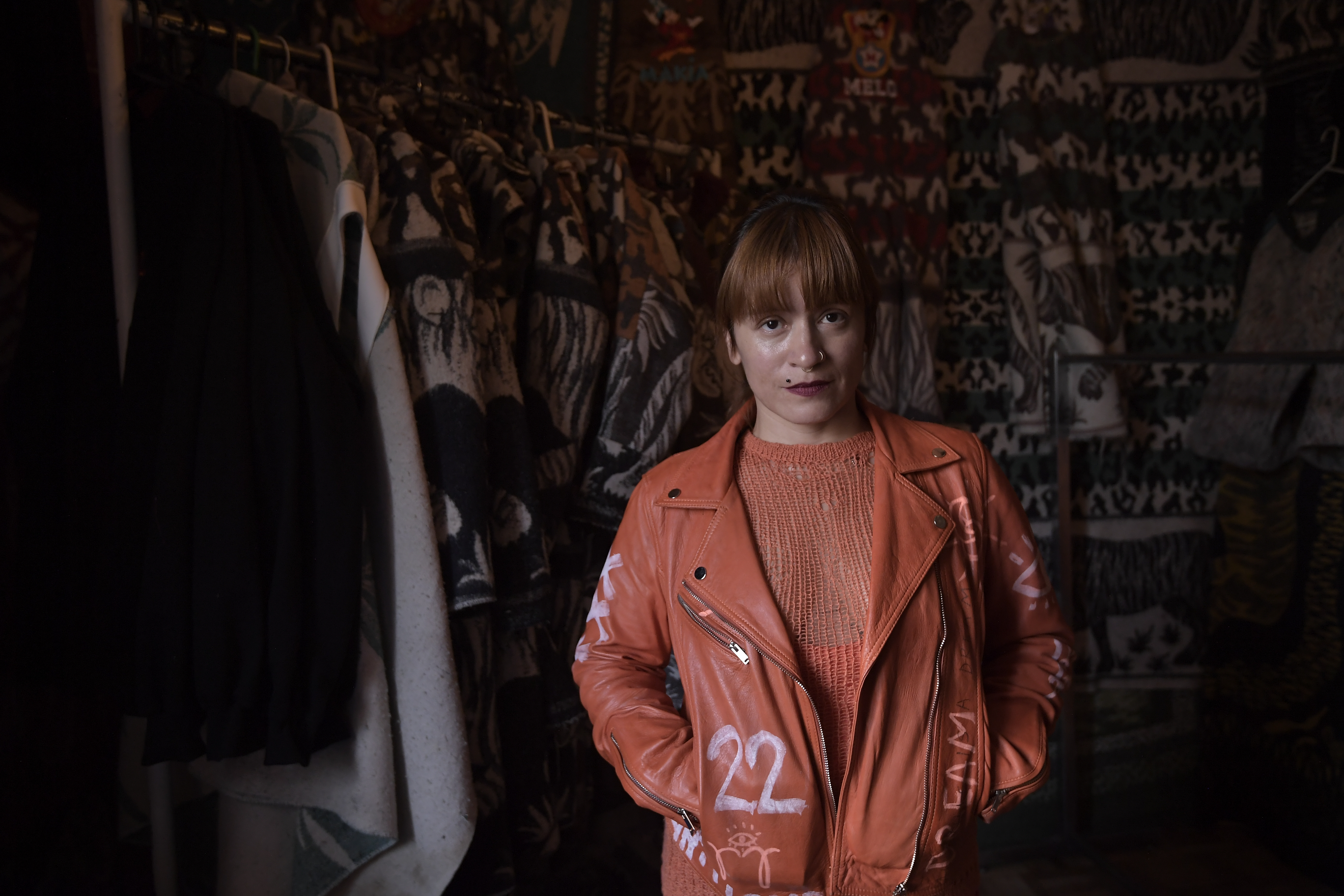 Diseñadora de modas, creadora de "Amor Real", una fundación que se dedica a confeccionar increíbles prendas bordadas a mano por habitantes de calle, trabajadoras sexuales o jóvenes.