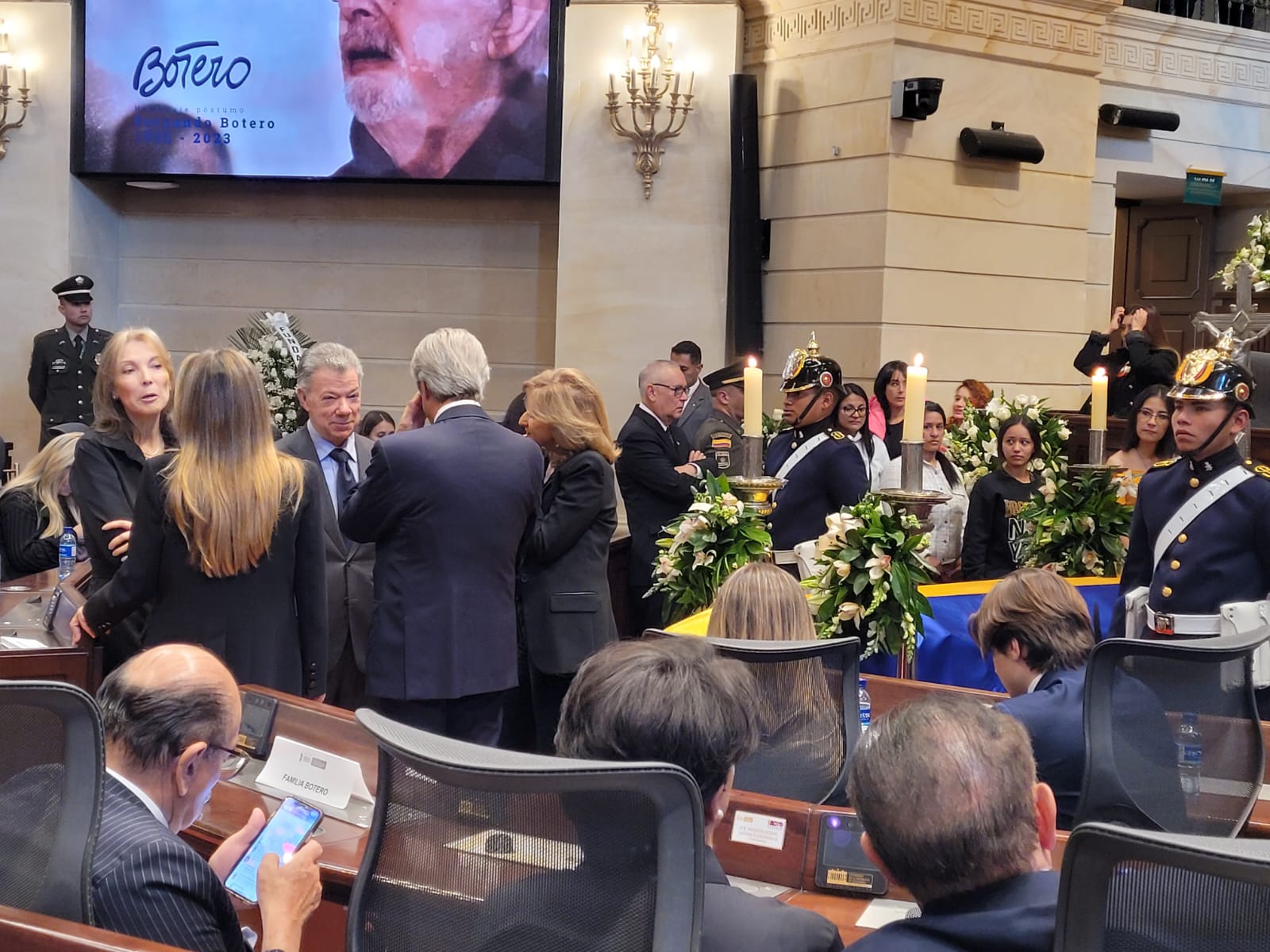 “Hay que recordarlo por su compromiso con la paz”: Juan M. Santos fue a ver a Botero