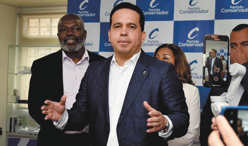 Adeli, el contratadero que vincularía a senador conservador Carlos Andrés Trujillo