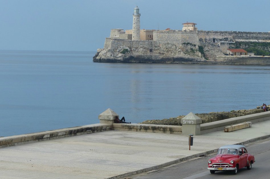 Los cubanos, entusiasmados y expectantes con llegada de internet a las casas