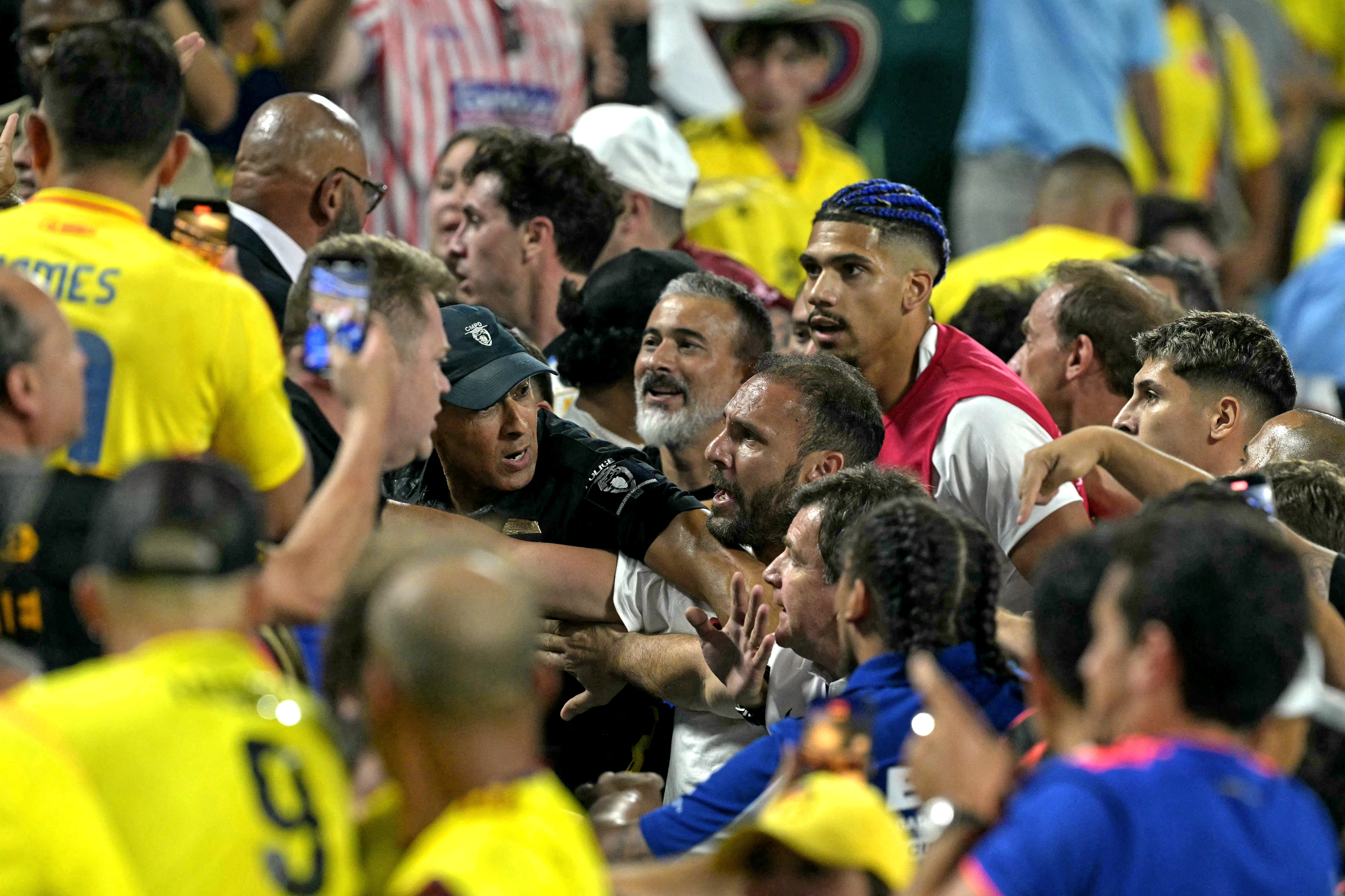La Conmebol abre un expediente tras la pelea en el partido Colombia vs. Uruguay