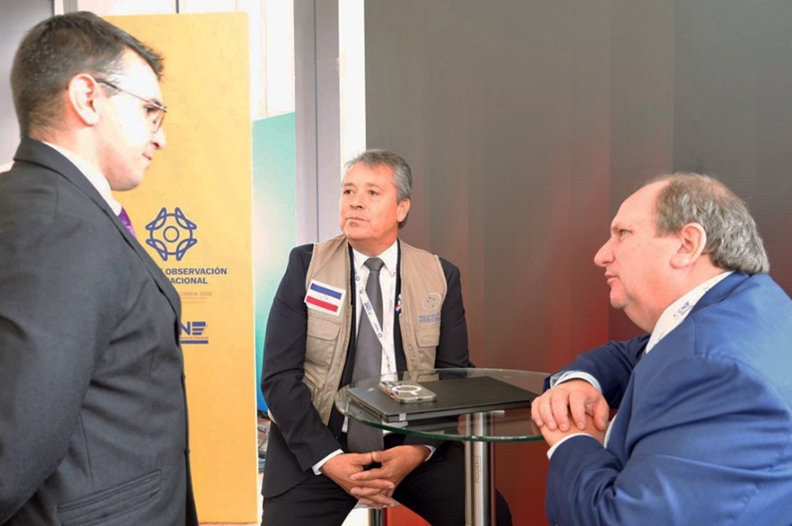 La jornada del 29 de mayo reunió a autoridades electorales, delegaciones diplomáticas y organismos multilaterales. Durante el acto, el sistema registró en tiempo real 1.333 observadores acreditados.