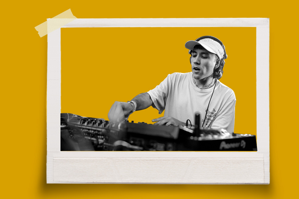 Daniel Flórez nació en Medellín y compuso sus primeros tracks cuando tenía 14 años.