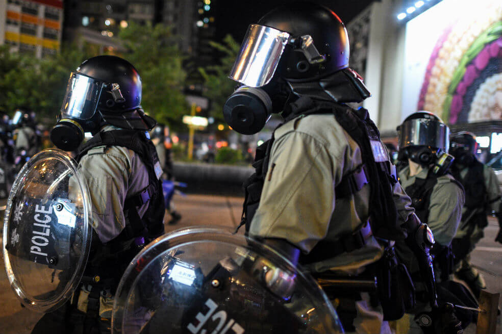 Hong Kong no descarta vetar el acceso a internet para frenar las protestas