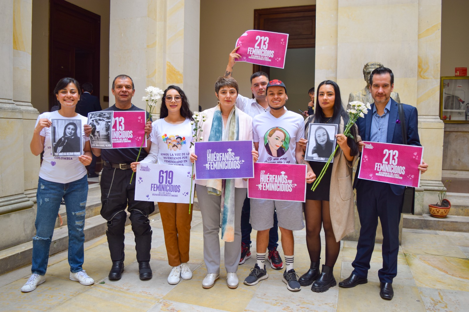 Huérfanos por feminicidio: radican proyecto de ley para su protección