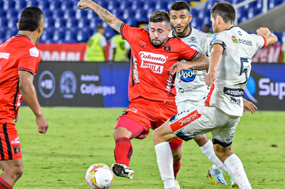 América se sacó la espina con Alianza, le dio un aire a Farías y se acercó a los ocho