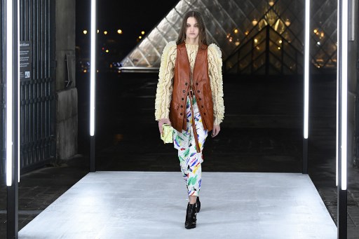 Chanel y Vuitton suben los colores a la Semana de la Moda en París