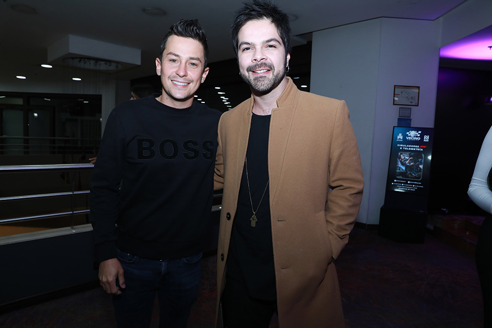 Sebastián Vega, Lincoln Palomeque y Edwin Maya seducidos por los juegos en línea