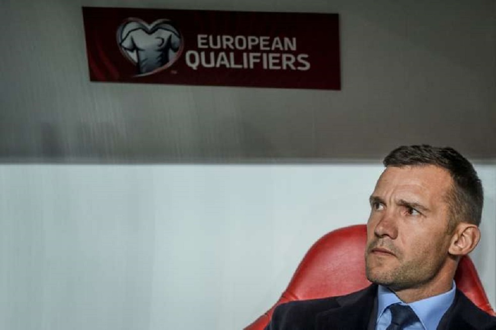 El exdelantero ucraniano del Milan se retiró de las canchas en 2012 en el Dinamo de Kiev, equipo en el que debutó como profesional. Desde 2016 comenzó su carrera de entrenador en la selección nacional de mayores de su país, cargo que mantiene hoy en día.