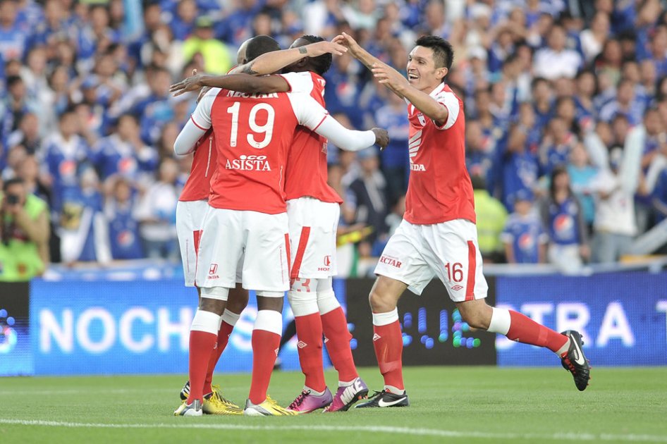 Santa Fe ganó el clásico 271 y es único líder del fútbol colombiano