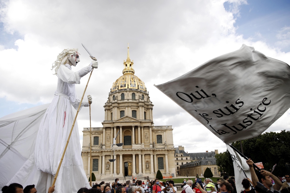 Manifestación de personal sanitario desencadenó disturbios en París