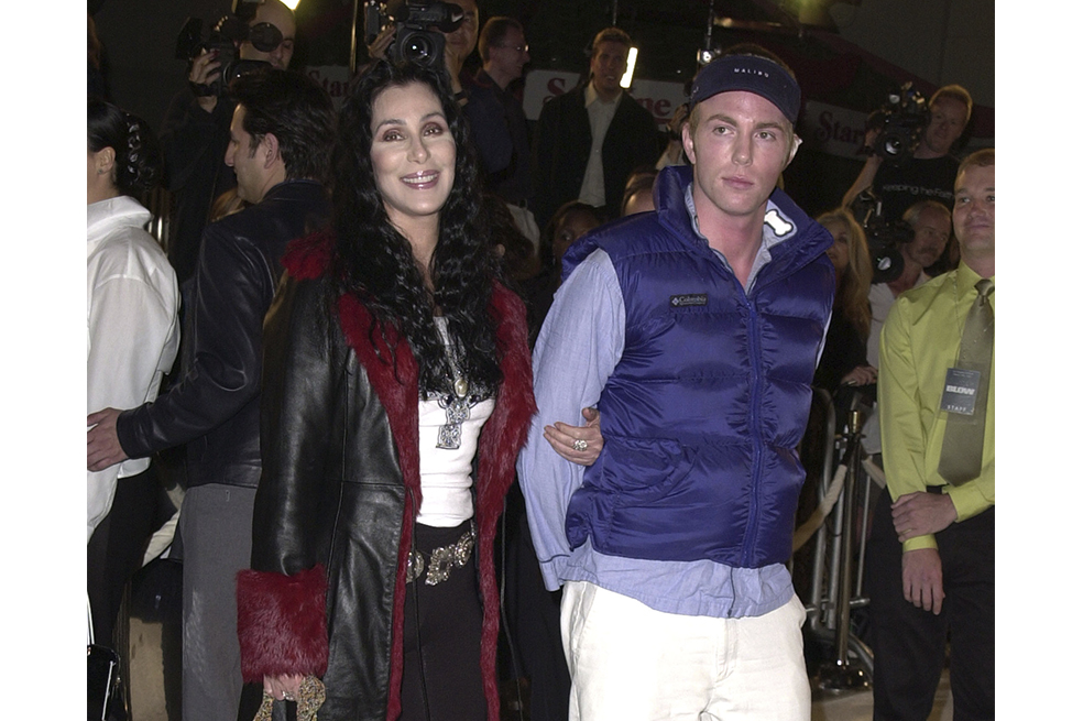Cher y Elijah, su hijo de 47 años, llegaron a un acuerdo para resolver sus diferencias en privado.