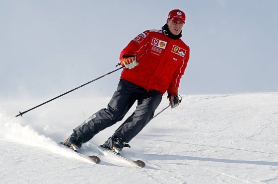 Michael Schumacher sufrió graves lesiones craneales a consecuencia del accidente sufrido en la estación invernal francesa de Méribel. Foto: AFP