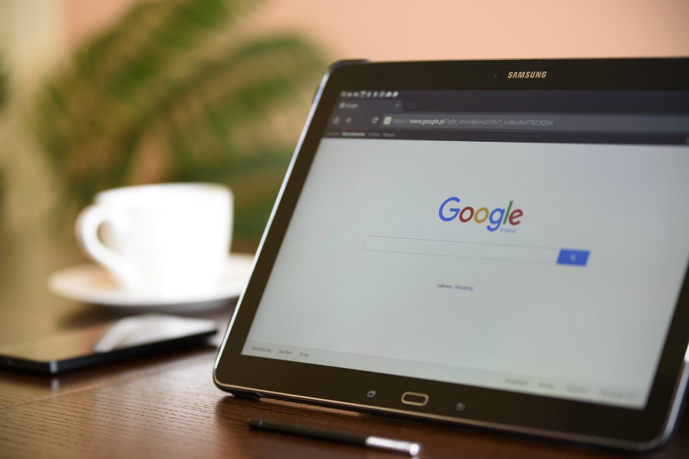 Google y dos ONG lanzan plataforma de educación virtual en español