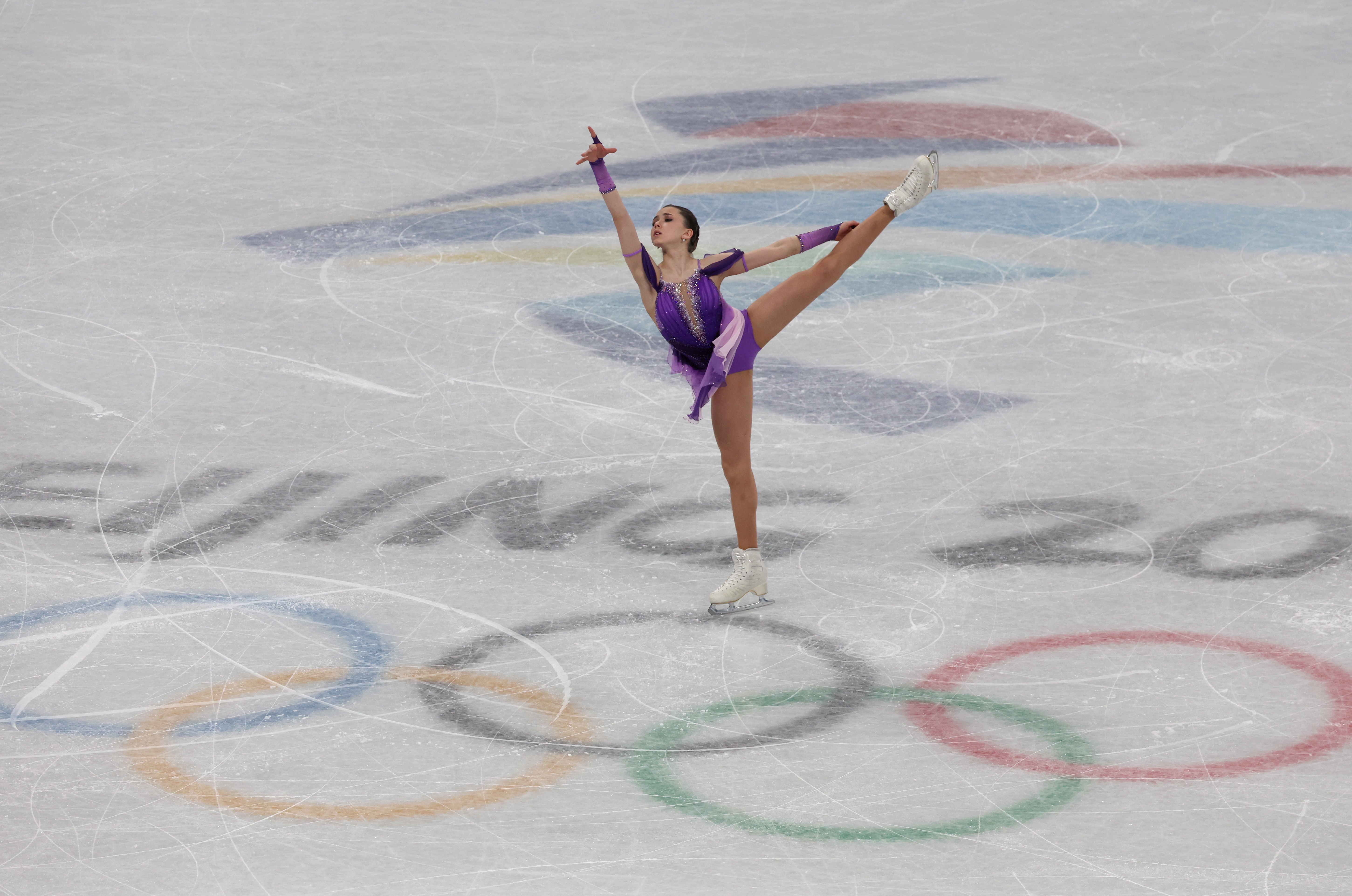 Beijing (China), 06/02/2022.- Kamila Valieva of Russia performs in the Women Single Skating Short Program of the Figure Skating Team Event at the Beijing 2022 Olympic G?ames, Beijing, China, 06 February 2022. (Rusia) EFE/EPA/FAZRY ISMAIL