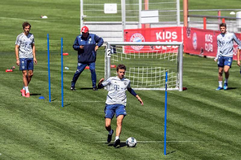 El fútbol, con los ojos en Alemania