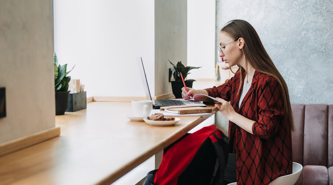 Cinco ideas para emprender un negocio desde la sala de su casa