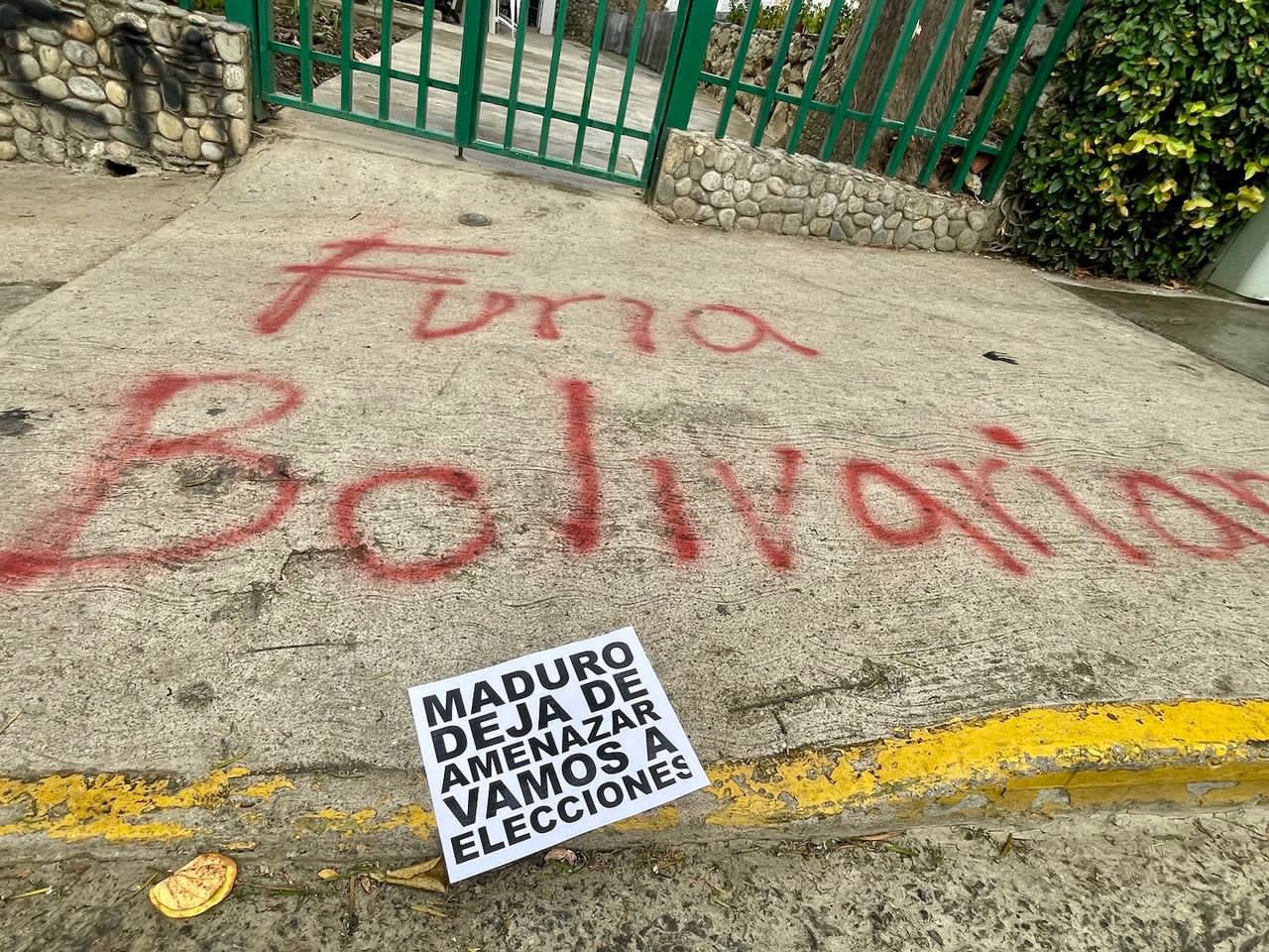 María Corina Machado y más opositores denuncian sedes vandalizadas en Venezuela