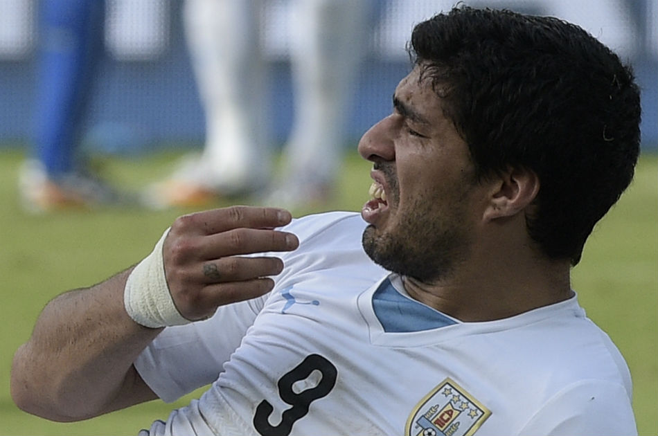 Luis Suárez pide perdón por morder a Chiellini