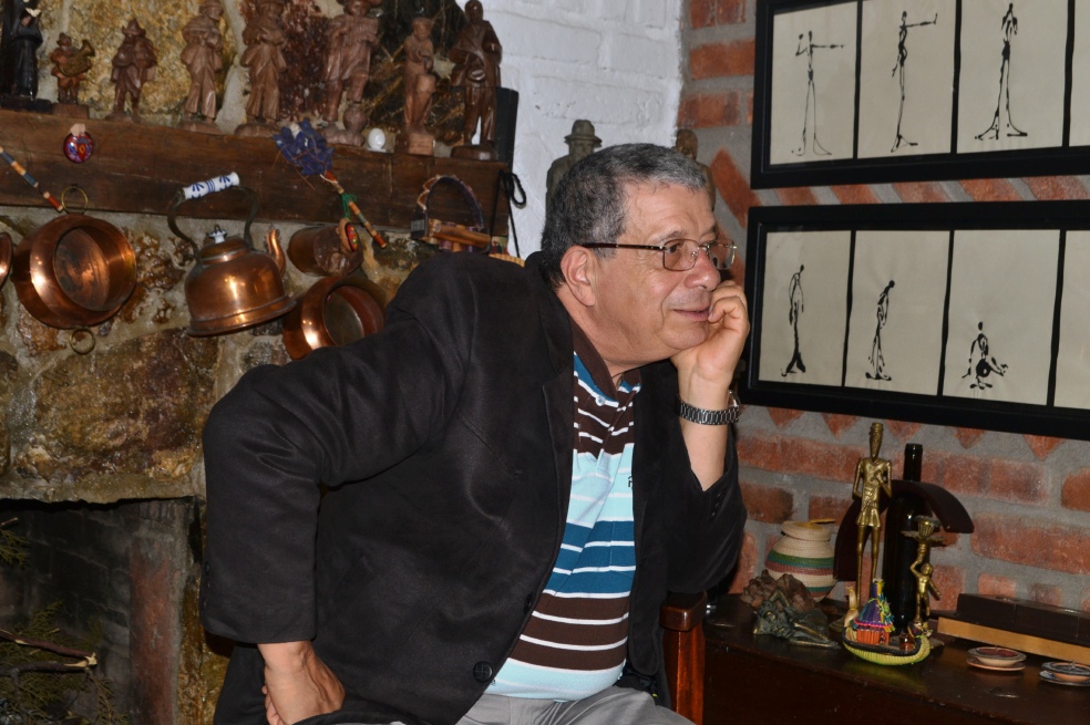 Gonzalo España y su homenaje literario a Emilio Yunis