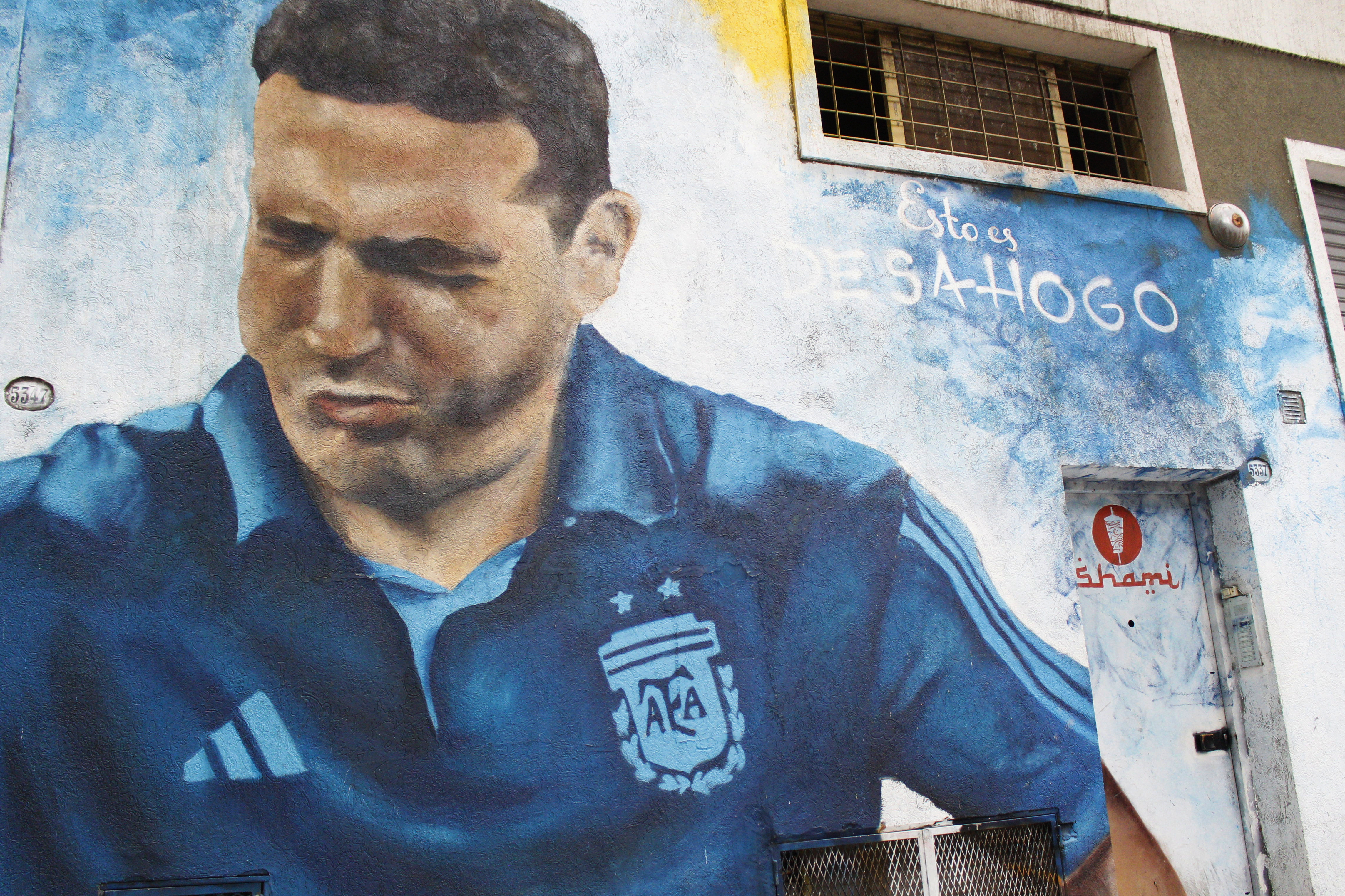El tour de los campeones del mundo comienza con el grito de desahogo de Scaloni.