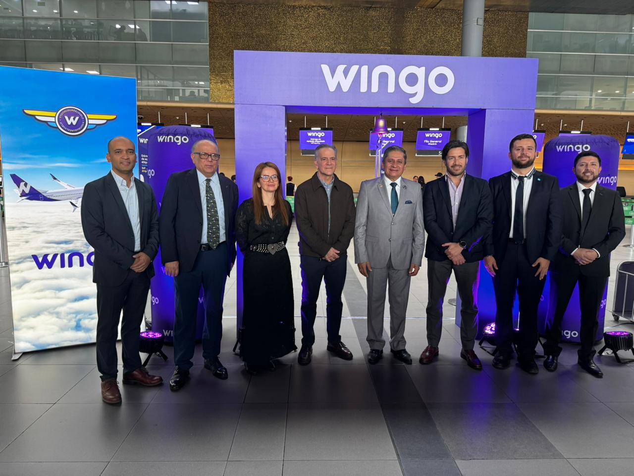 orge Jiménez, Vicepresidente comercial de Wingo, Oscar Villagran, Embajador de Guatemala en Colombia, Natalí Leal de Opain, Eduardo Lombana, CEO de Wingo, General Henry Pinto de la Aerocivil, Juan Fernando Puerta, Director de Gobierno y asuntos legales de Wingo, José Carlos Martínez, consejero comercial  de la embajada Guatemalteca y Miguel Ladino de ProColombia)