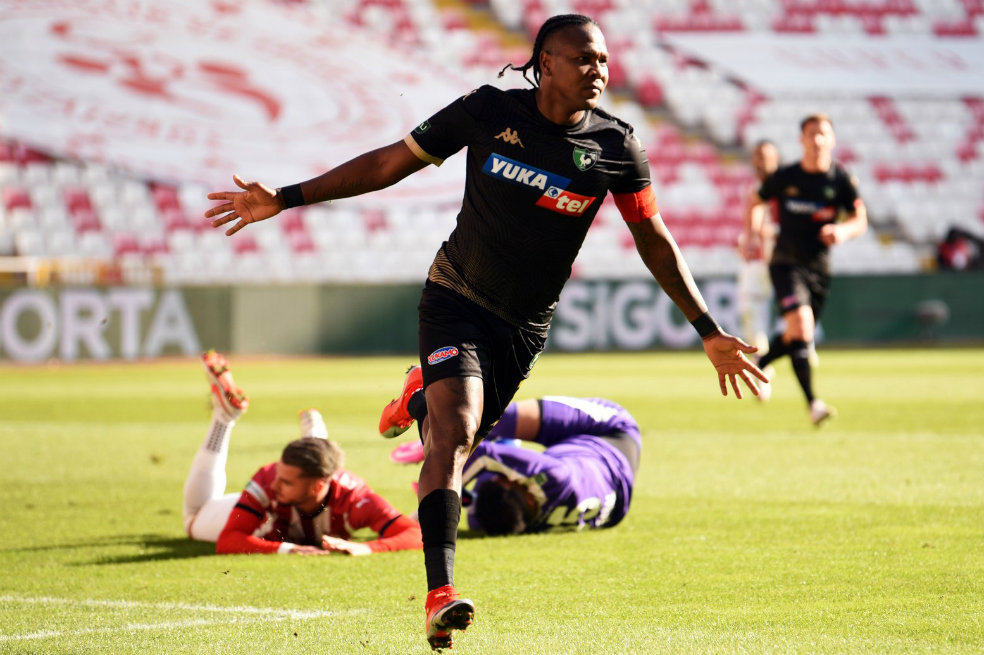 Video: Hugo Rodallega marcó un golazo en Turquía