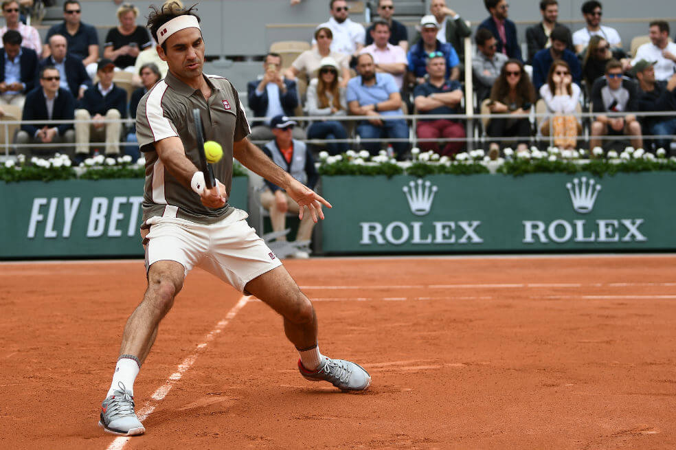 Federer debutó sin apuros en su regreso a Roland Garros
