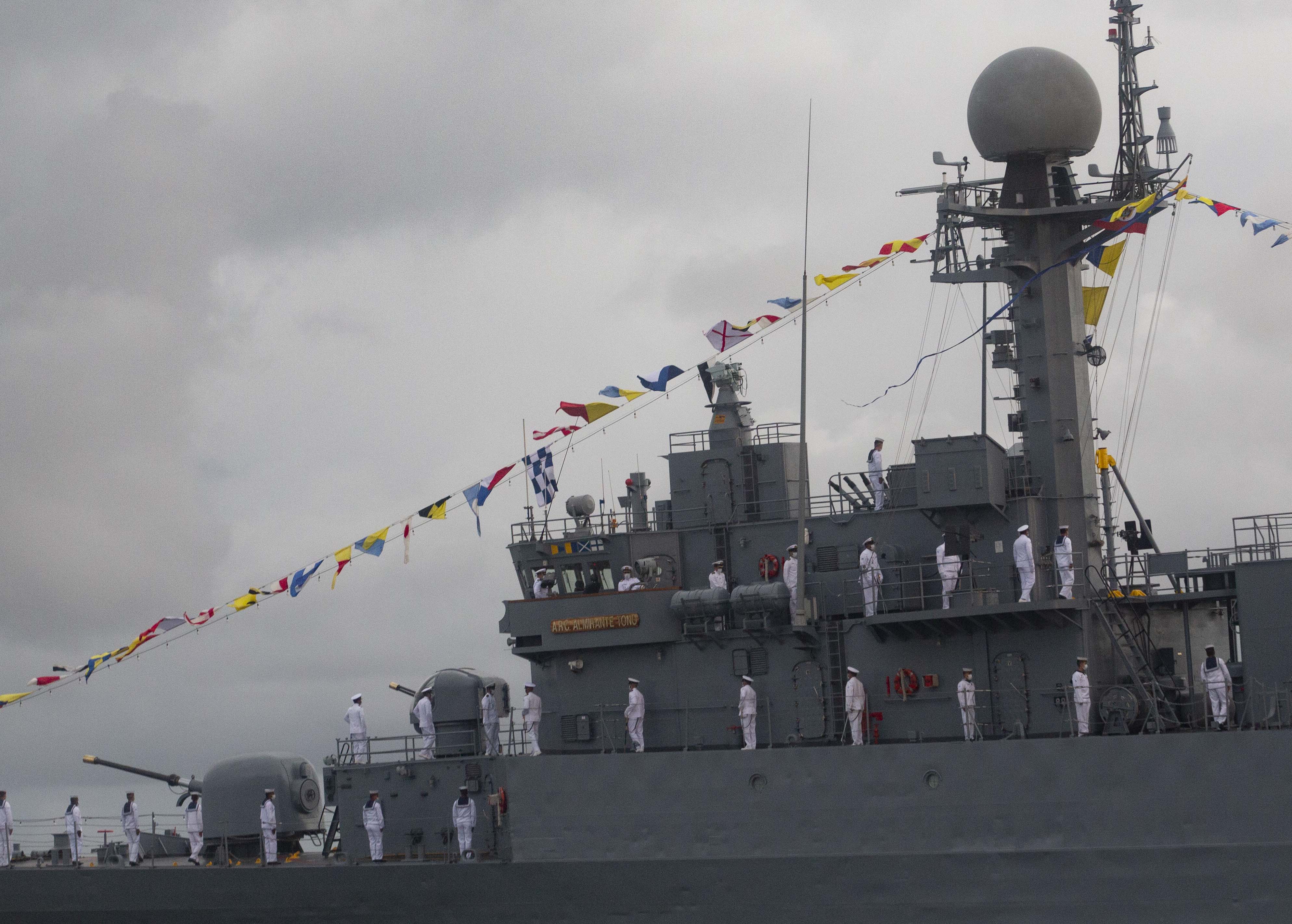 Primer contralmirante negro de Colombia