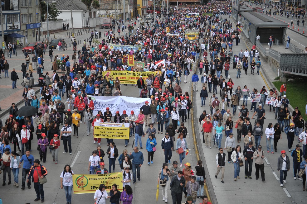 [Fotos] El uribismo salió a las calles para rechazar la gestión del presidente Juan Manuel Santos