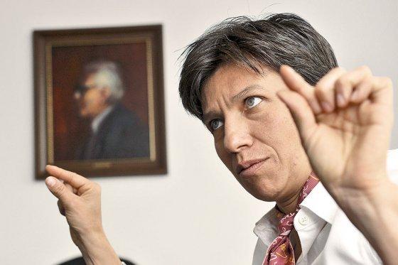 El uribismo se reinventa o va a desaparecer junto con las Farc: Claudia López