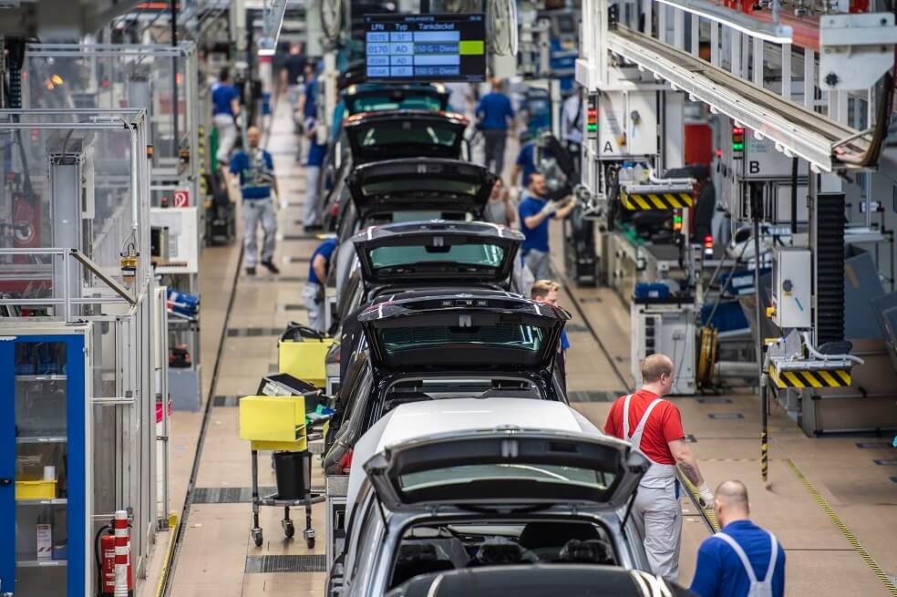 Volkswagen dejará de contratar entre 5.000 y 7.000 personas de aquí a 2023