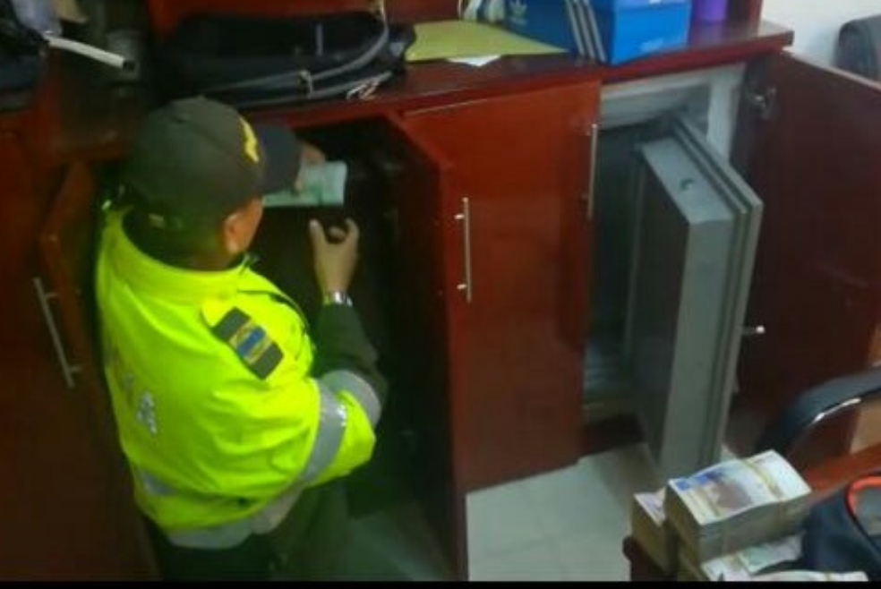 Decomisan divisas ilegales en Bogotá avaluadas en $1.200 millones