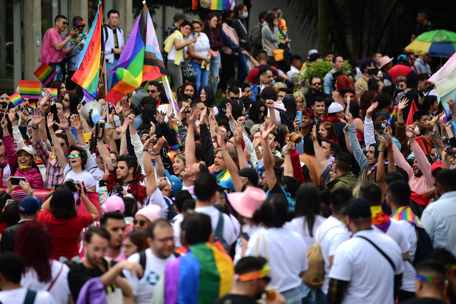 En la marcha LGBTIQ+ participó la alcaldesa (e) Edna Bonilla y miembros del gabinete distrital.