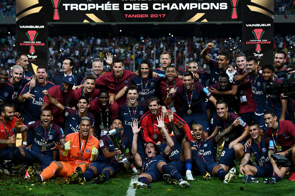 Dani Alves corona al París Saint Germain de la Supercopa de Francia