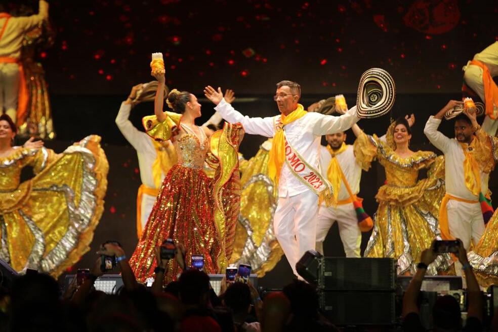 Natalia De Castro González y Sebastián Guzmán Gallego fueron coronados como los reyes del Carnaval de Barranquilla. La revista Vea estuvo presente como medio aliado.
