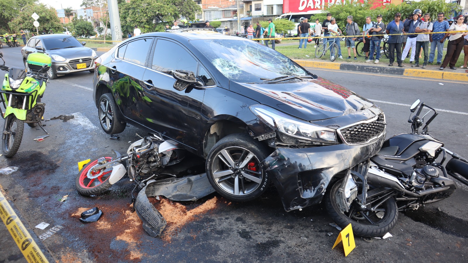 Persecución en Cali tras robo de carro dejó cinco heridos y un capturado
