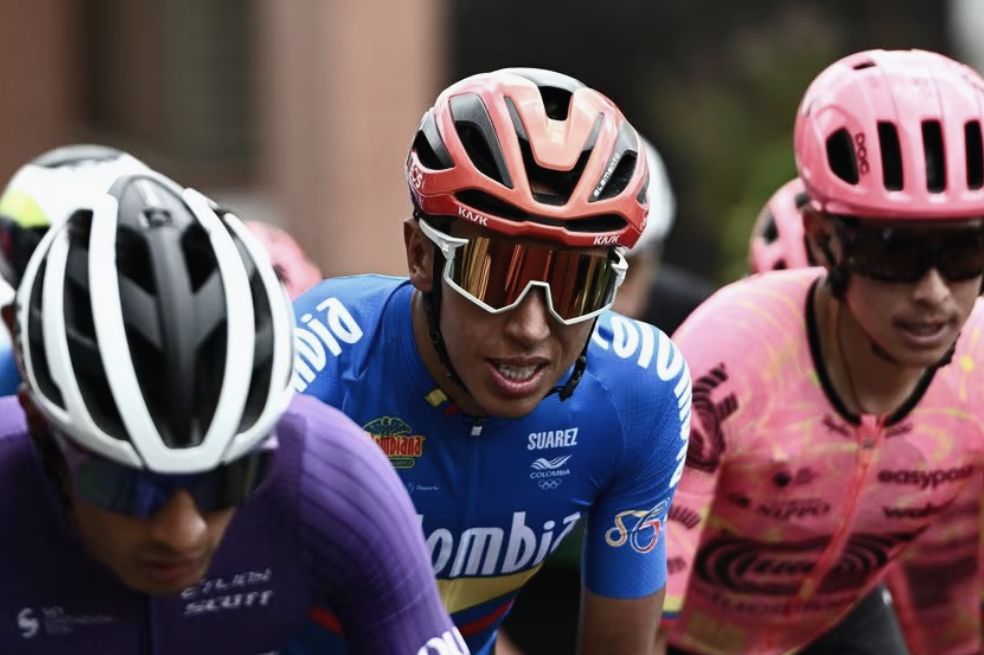 Egan Bernal, cara a cara con la muerte: volvió a la carretera en la que casi pierde la vida
