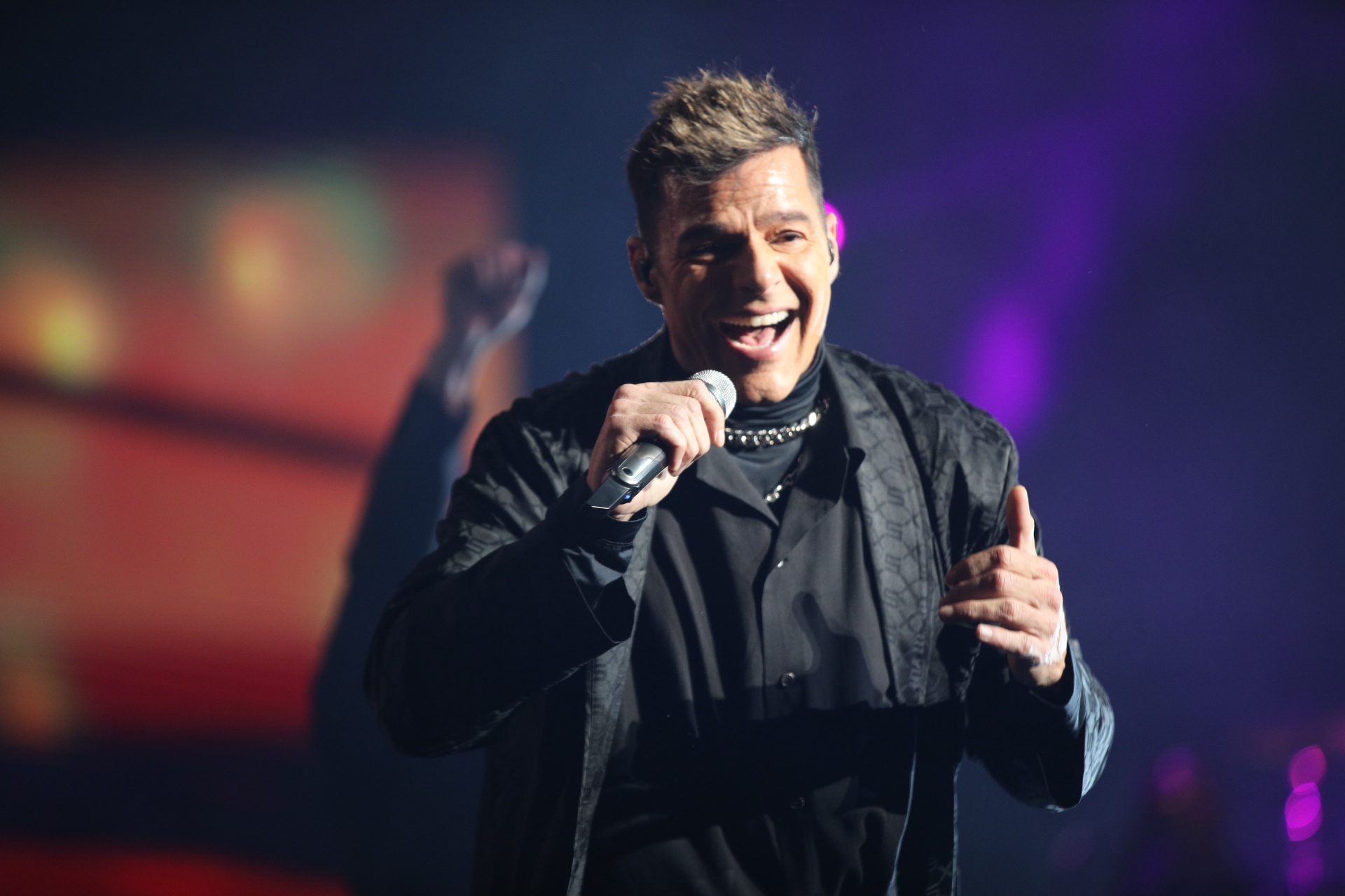 “Estaba enamora de ti hasta que te vi…” le dicen a Ricky Martin por polémica foto