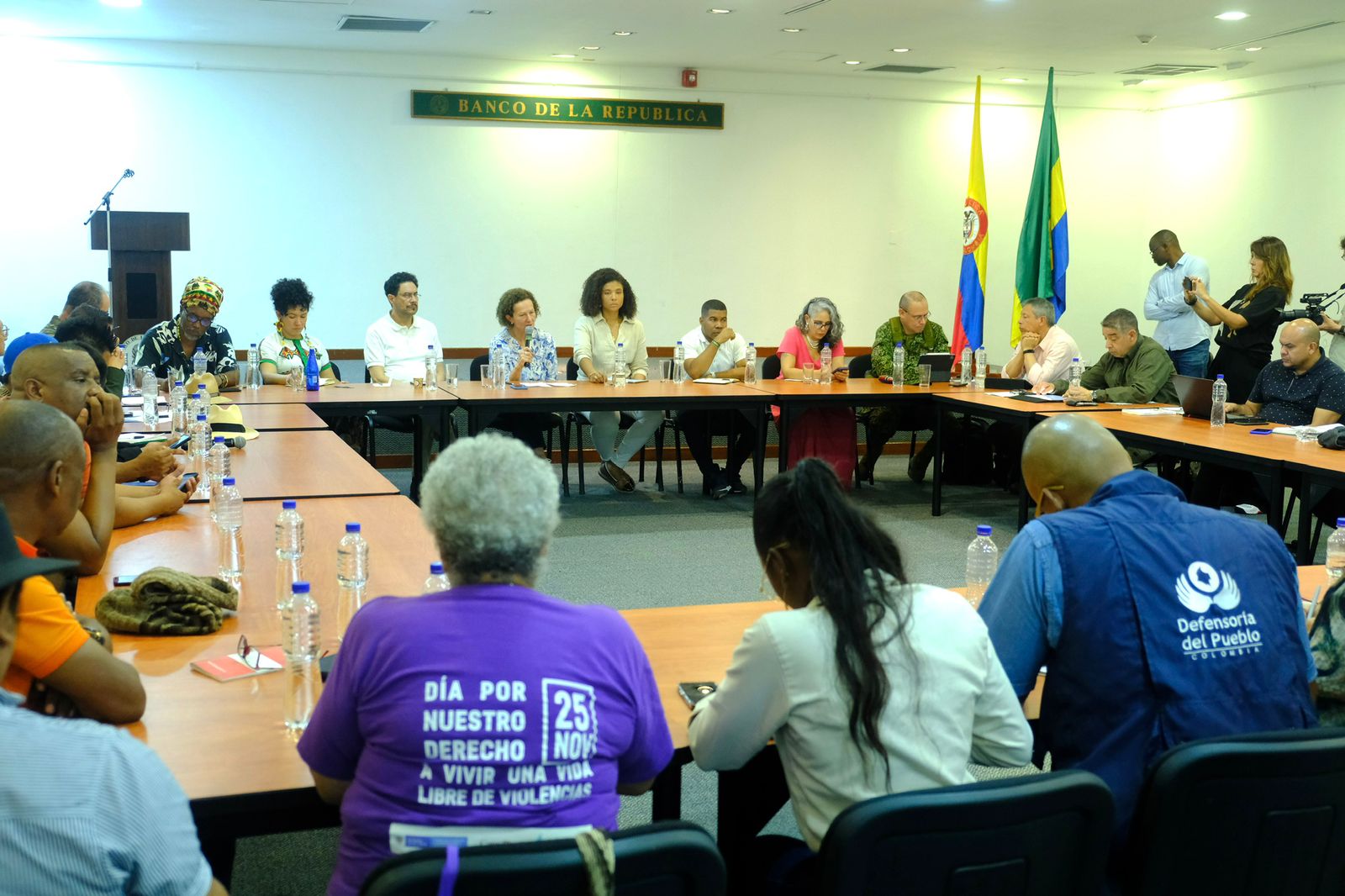 Reunión del Gobierno con comunidades de Chocó por confinamientos del ELN.