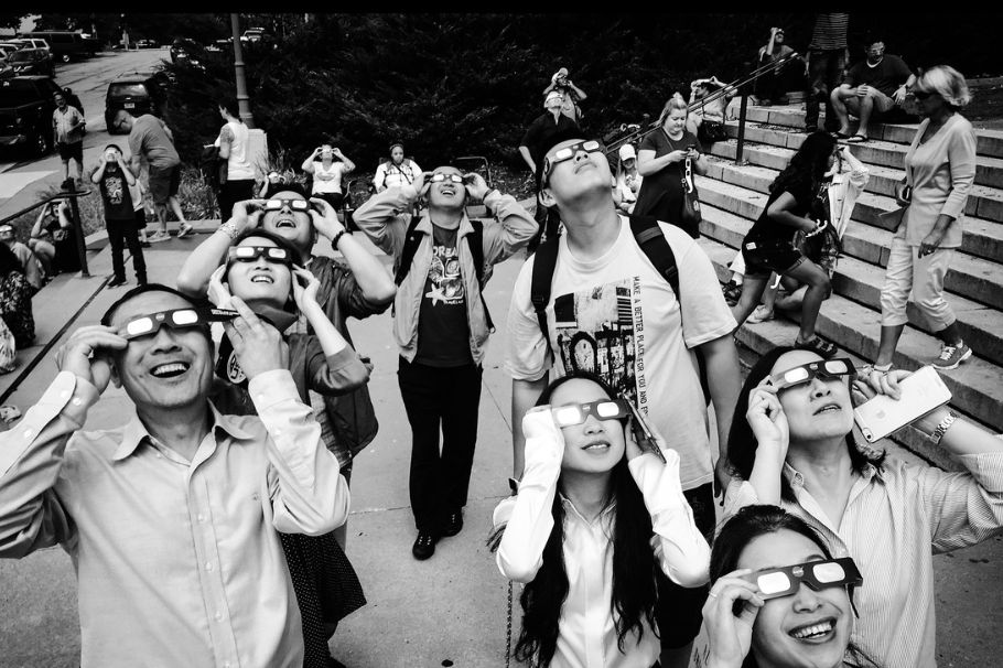 ¿Por qué no se puede mirar un eclipse solar directamente?