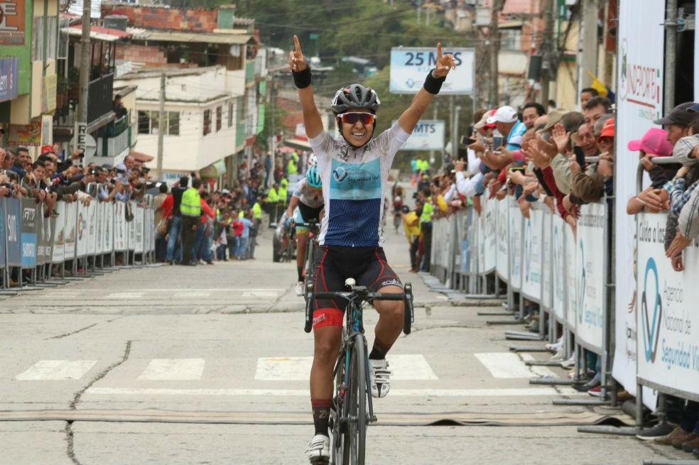 La ciclista colombiana Paula Patiño llega al Movistar femenino