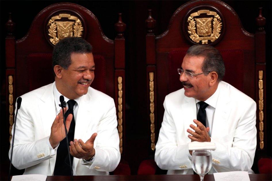 Danilo Medina asume la presidencia dominicana con llamado a un gran pacto social