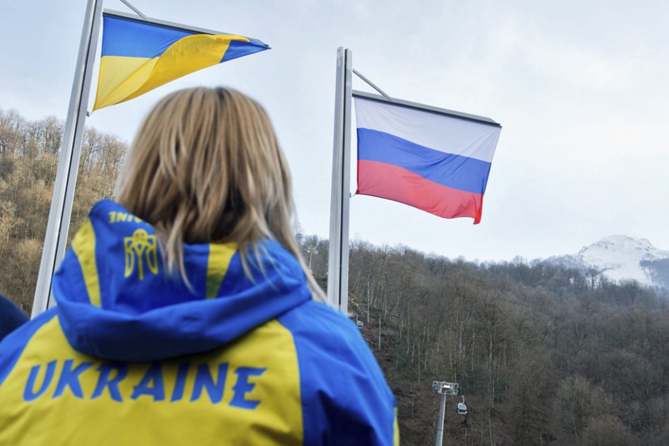 Crece tensión después de que Crimea anunciara declaración de independencia