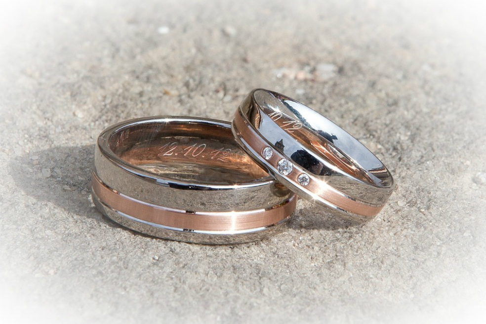 ¿Pensando en casarse? Siga estos pasos para elegir el anillo de matrimonio ideal