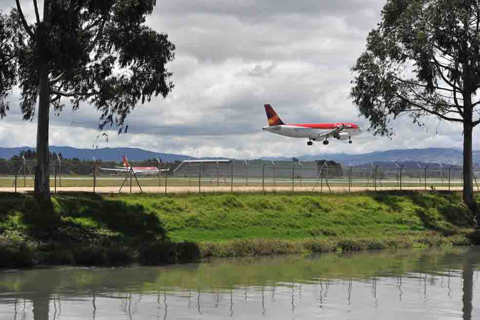 Pista de El Dorado, sin licencia