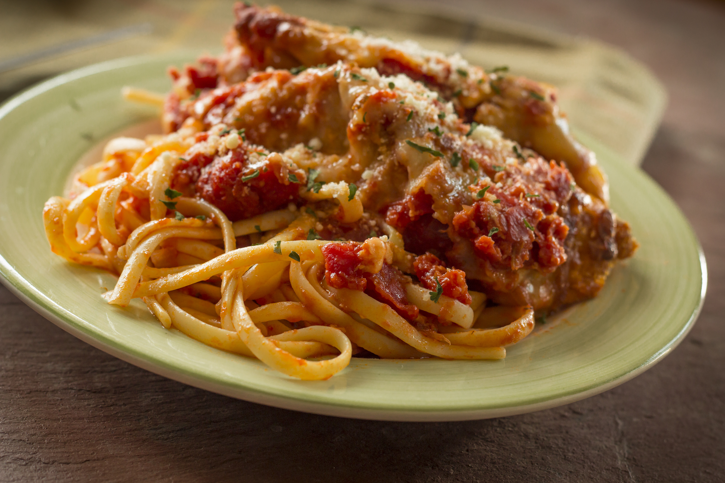 Pasta con pollo guisado, la receta para disfrutar este miércoles
