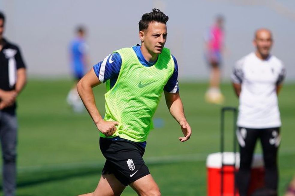 Santiago Arias rescindió su contrato con el Atlético de Madrid y es agente libre
